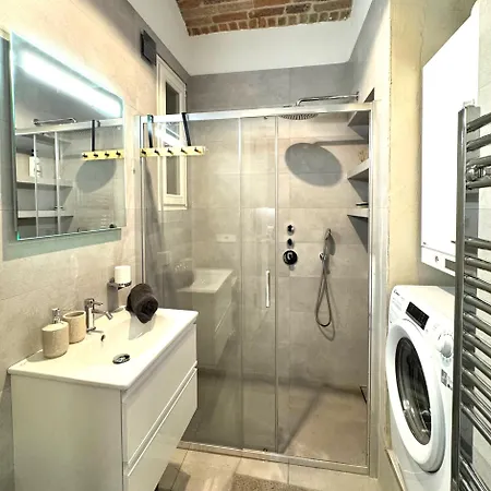 Riverside Hideout * Praag