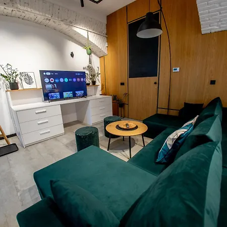 Апартаменты Riverside Hideout Прага