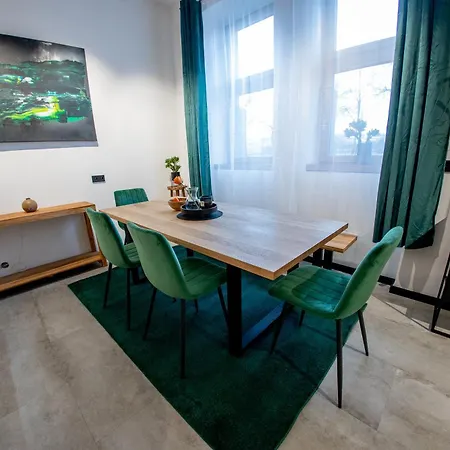 Riverside Hideout Apartman Prága